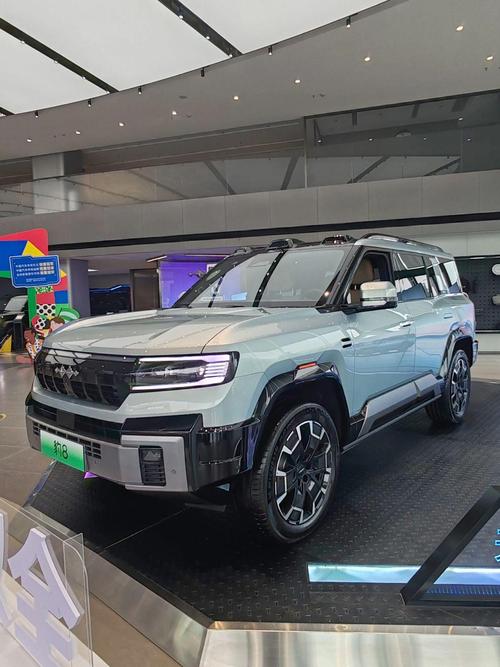 成都186比亚迪方程豹硬派越野的爆款，英菲尼迪35周年与你共成长